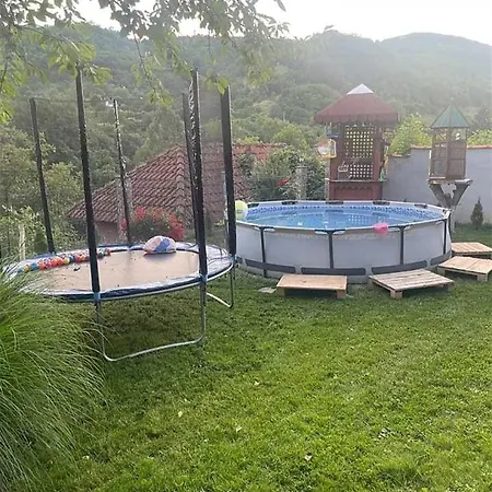 Temacki Konaci * Pirot