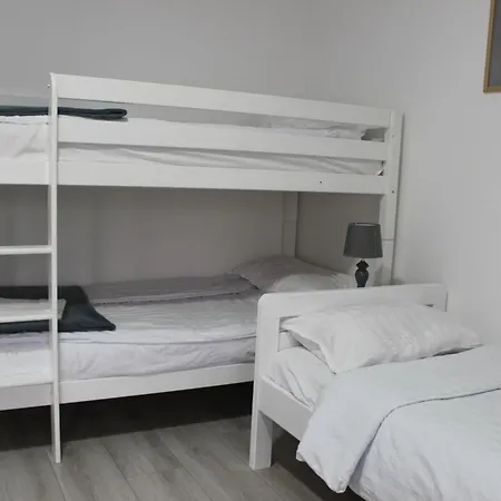 Temacki Konaci * Pirot