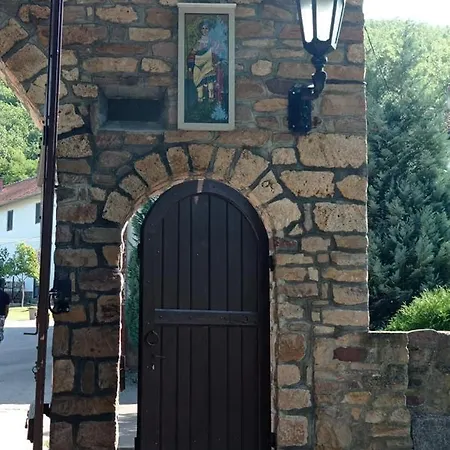 Temacki Konaci Country house *